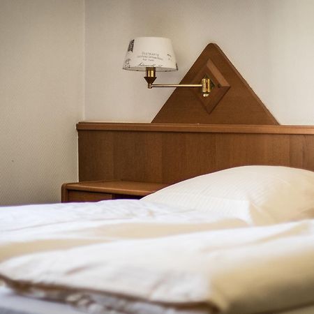 Hotel Alscher レバークーゼン エクステリア 写真
