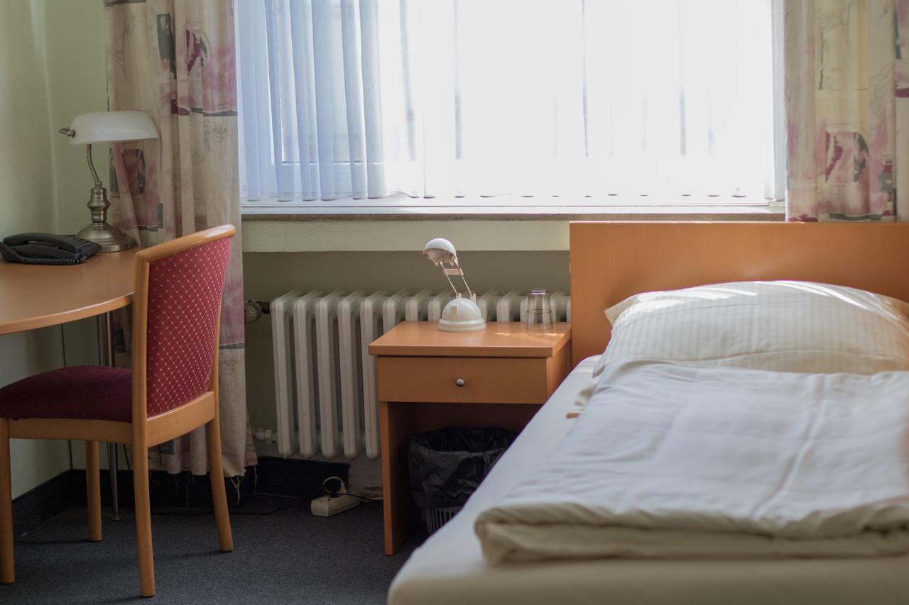 Hotel Alscher レバークーゼン エクステリア 写真